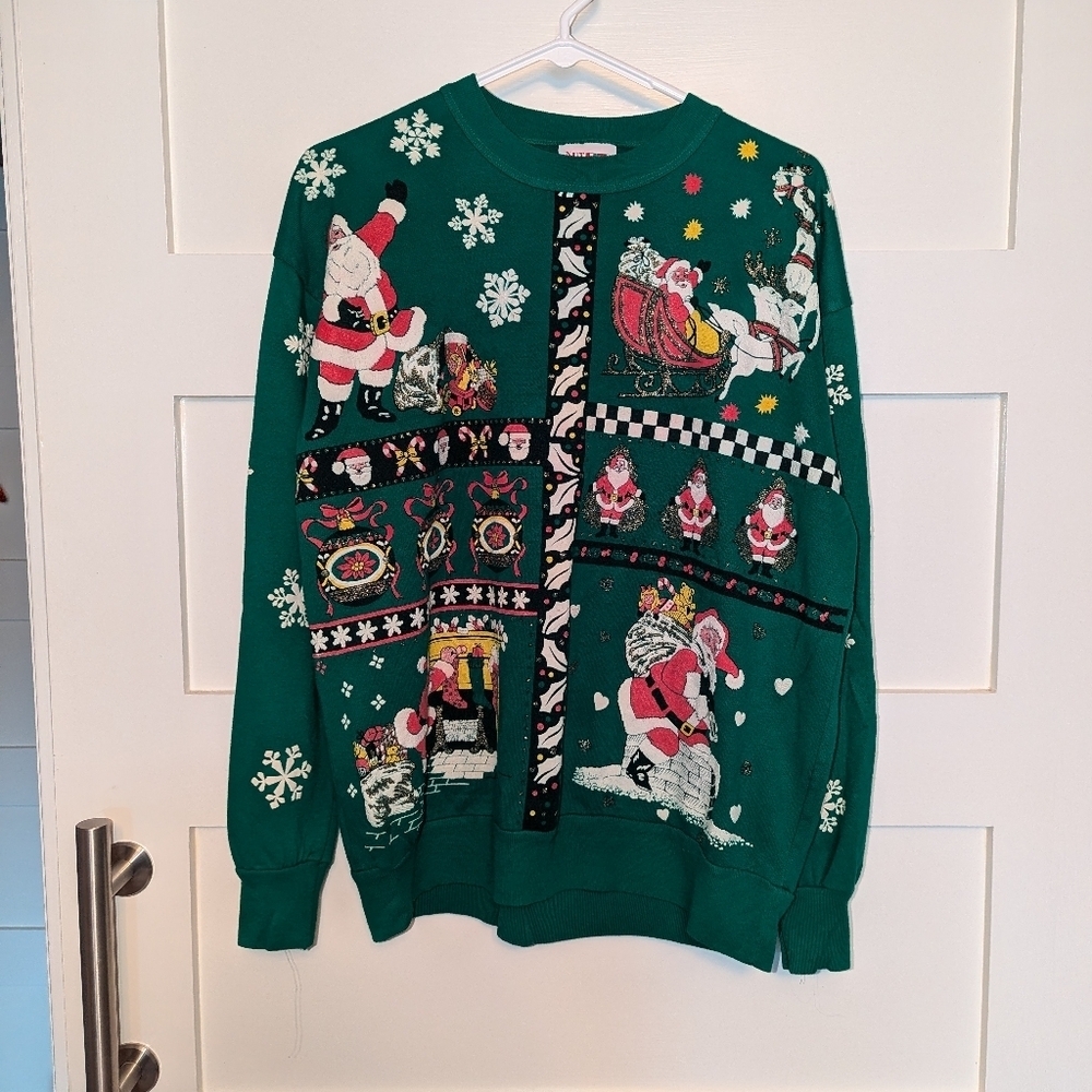 Vintage Nut Cracker Christmas crewneck size medium in green.